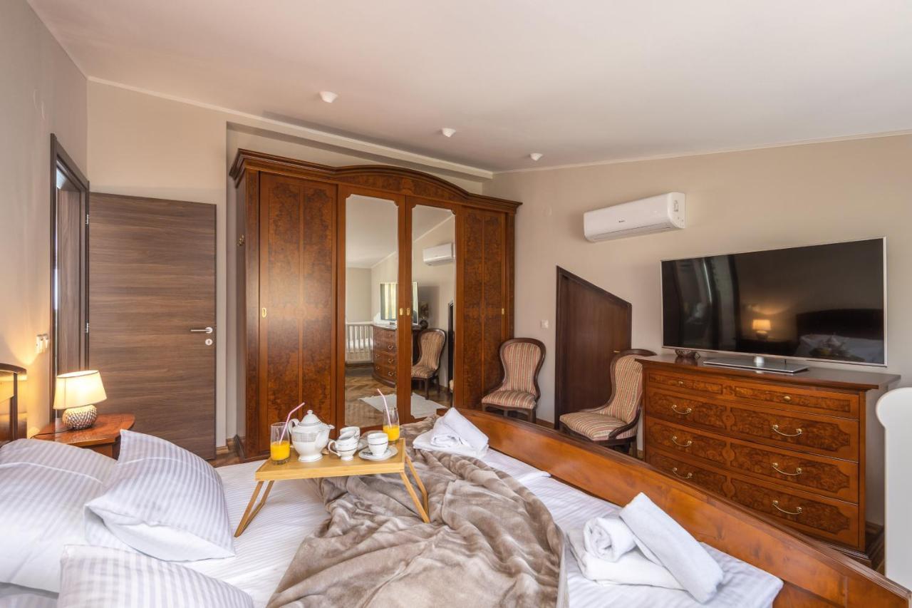 Adriatic, Enio With Swimming Pool, Panoramic Sew View, Free Parking Apartment *
