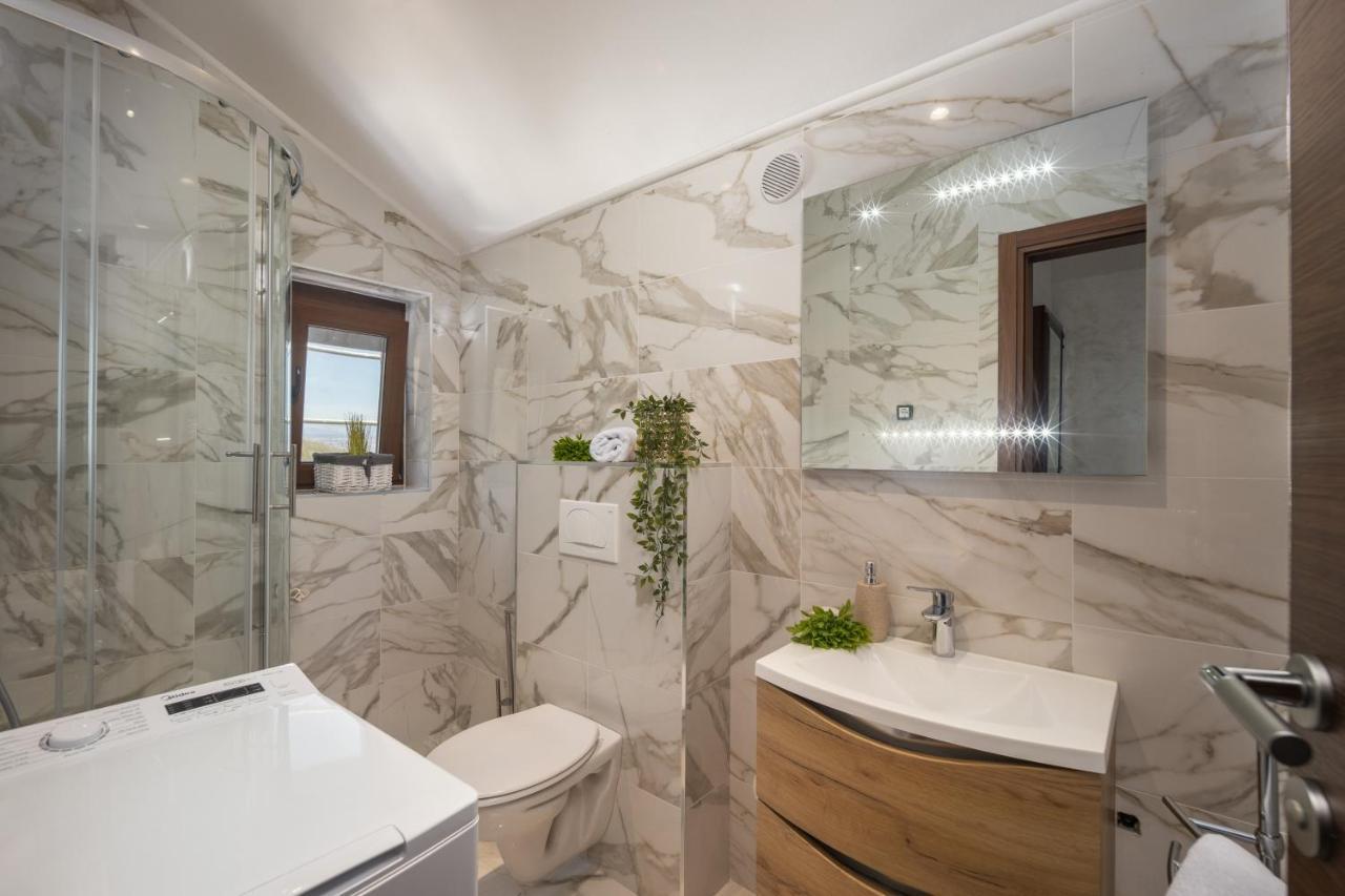 Apartment Adriatic, Enio With Swimming Pool, Panoramic Sew View, Free Parking Icici