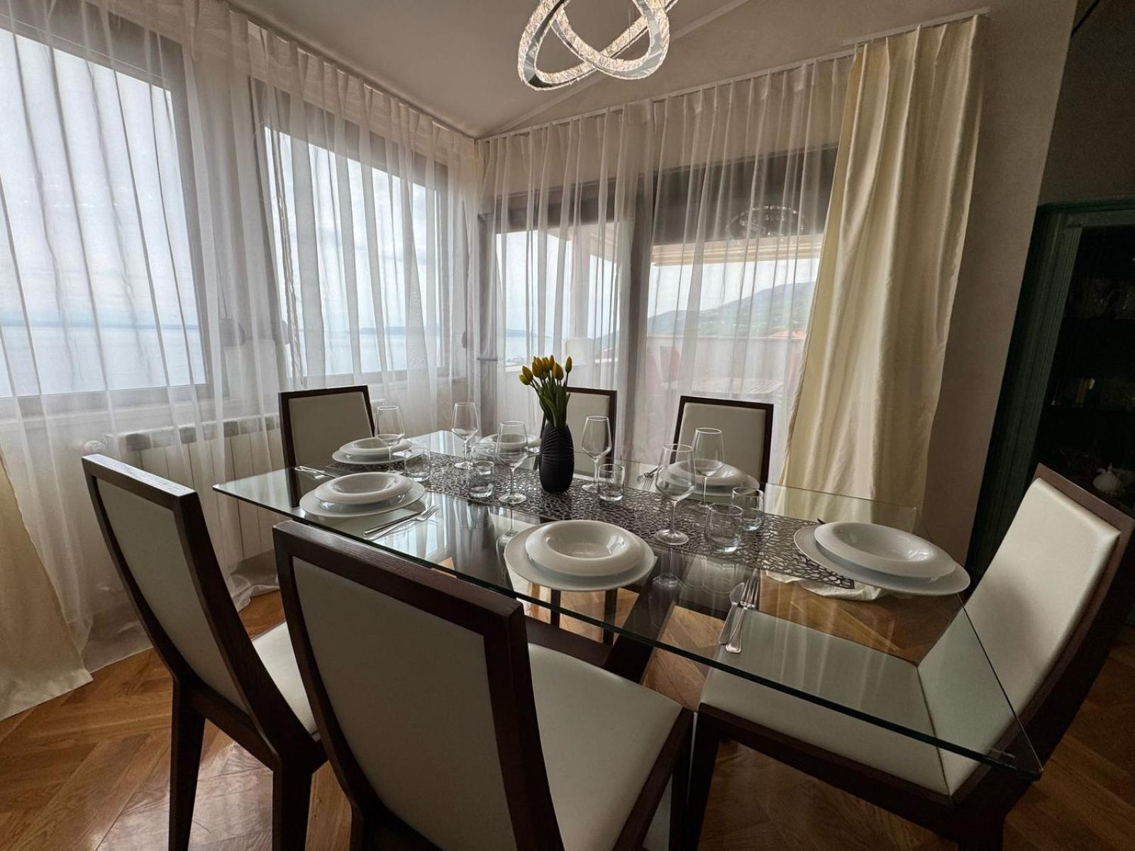 Apartment Adriatic, Enio With Swimming Pool, Panoramic Sew View, Free Parking