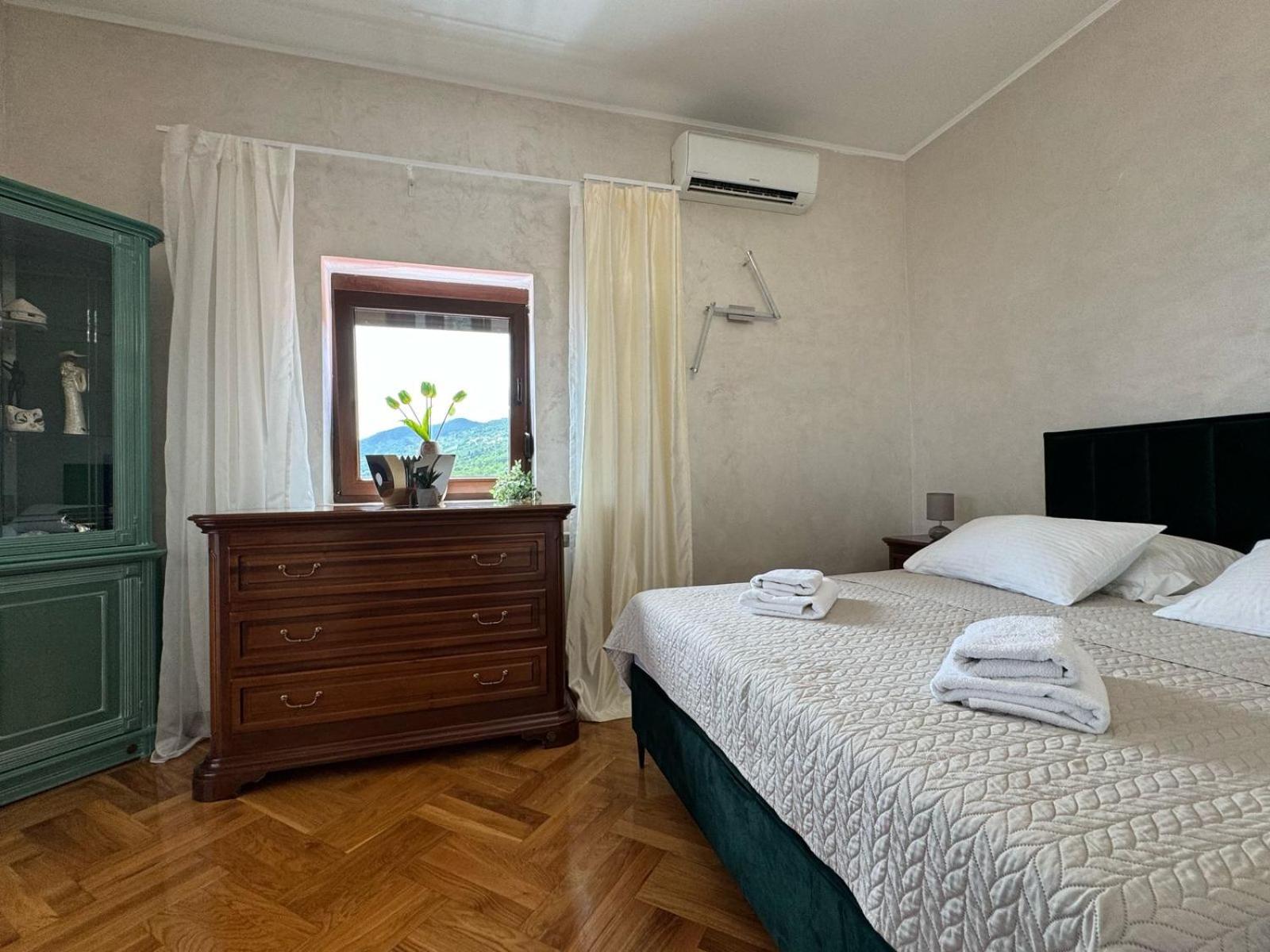 Apartment Adriatic, Enio With Swimming Pool, Panoramic Sew View, Free Parking *